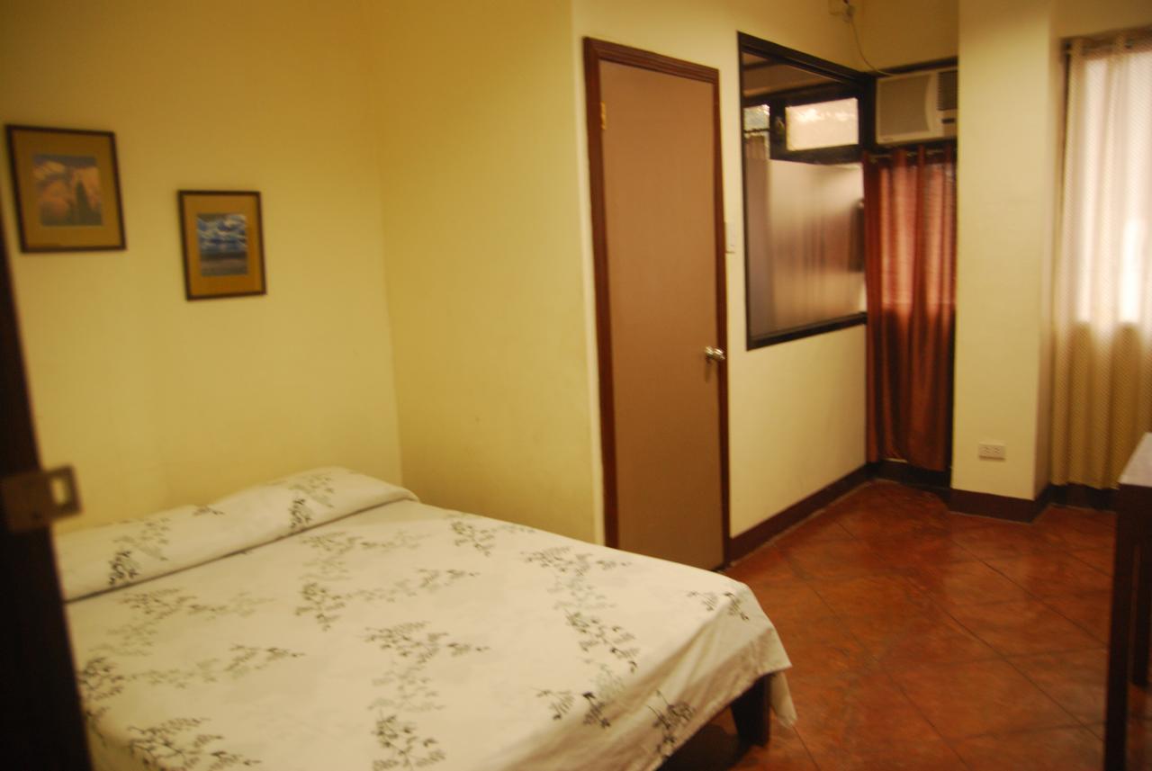 Centro Mactan Suites Lapu-Lapu City Exteriör bild