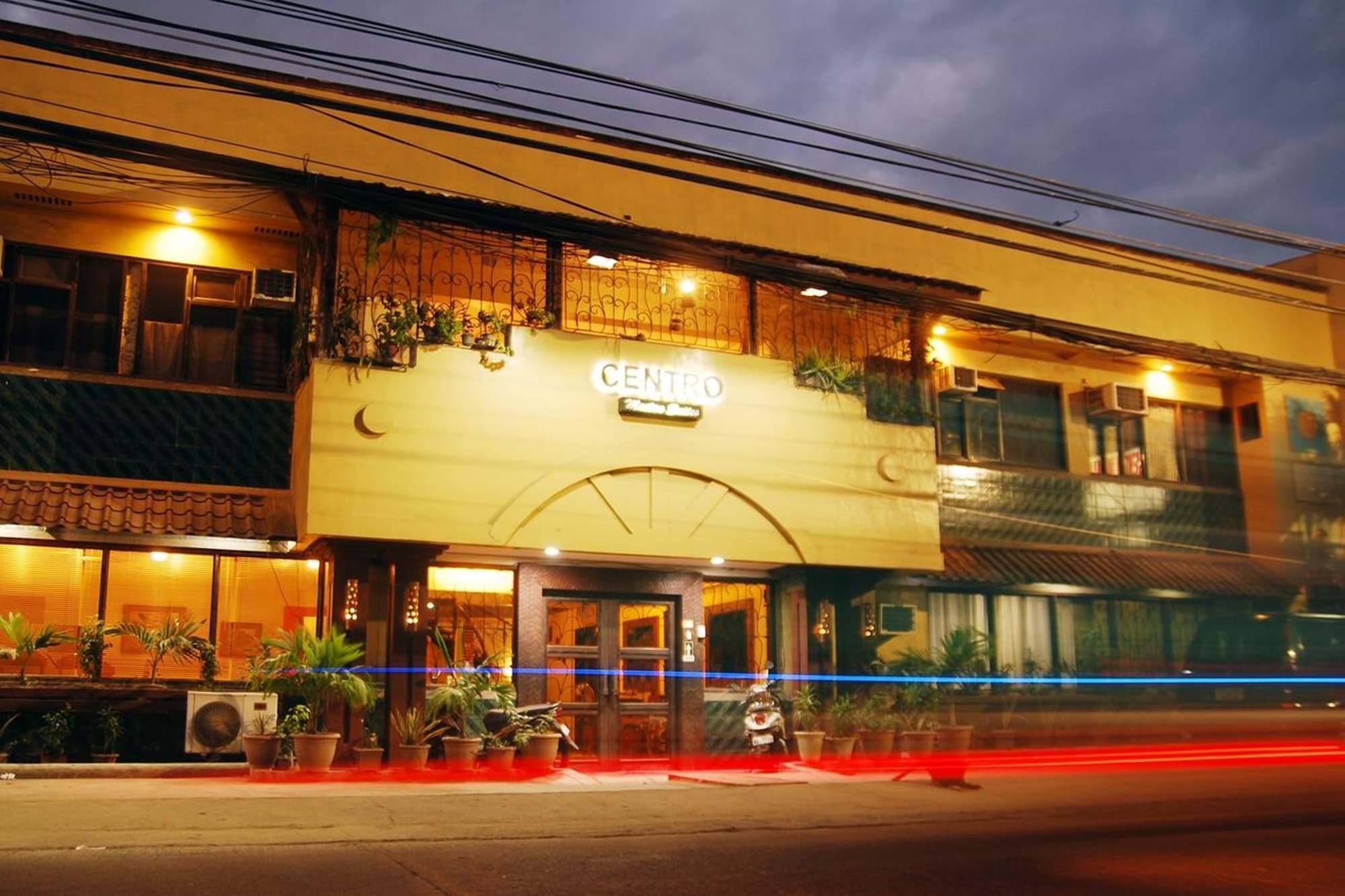 Centro Mactan Suites Lapu-Lapu City Exteriör bild